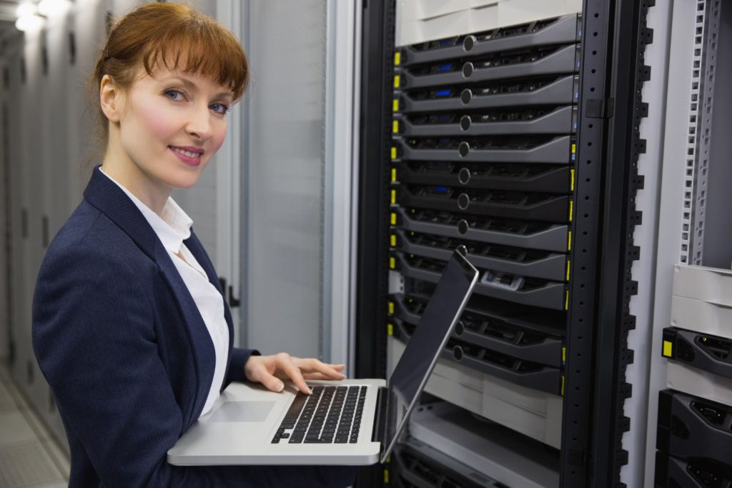 Serwer Network Attached Storage (NAS) to urządzenie służące do przechowywania danych, które może być podłączone do sieci lokalnej