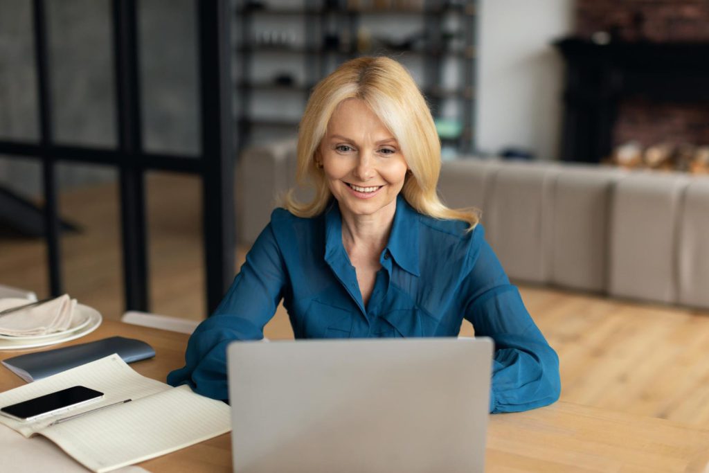 Profesjonalny tłumacz angielskiego to osoba, która nie tylko zna język, ale także rozumie kontekst i kulturę obu krajów