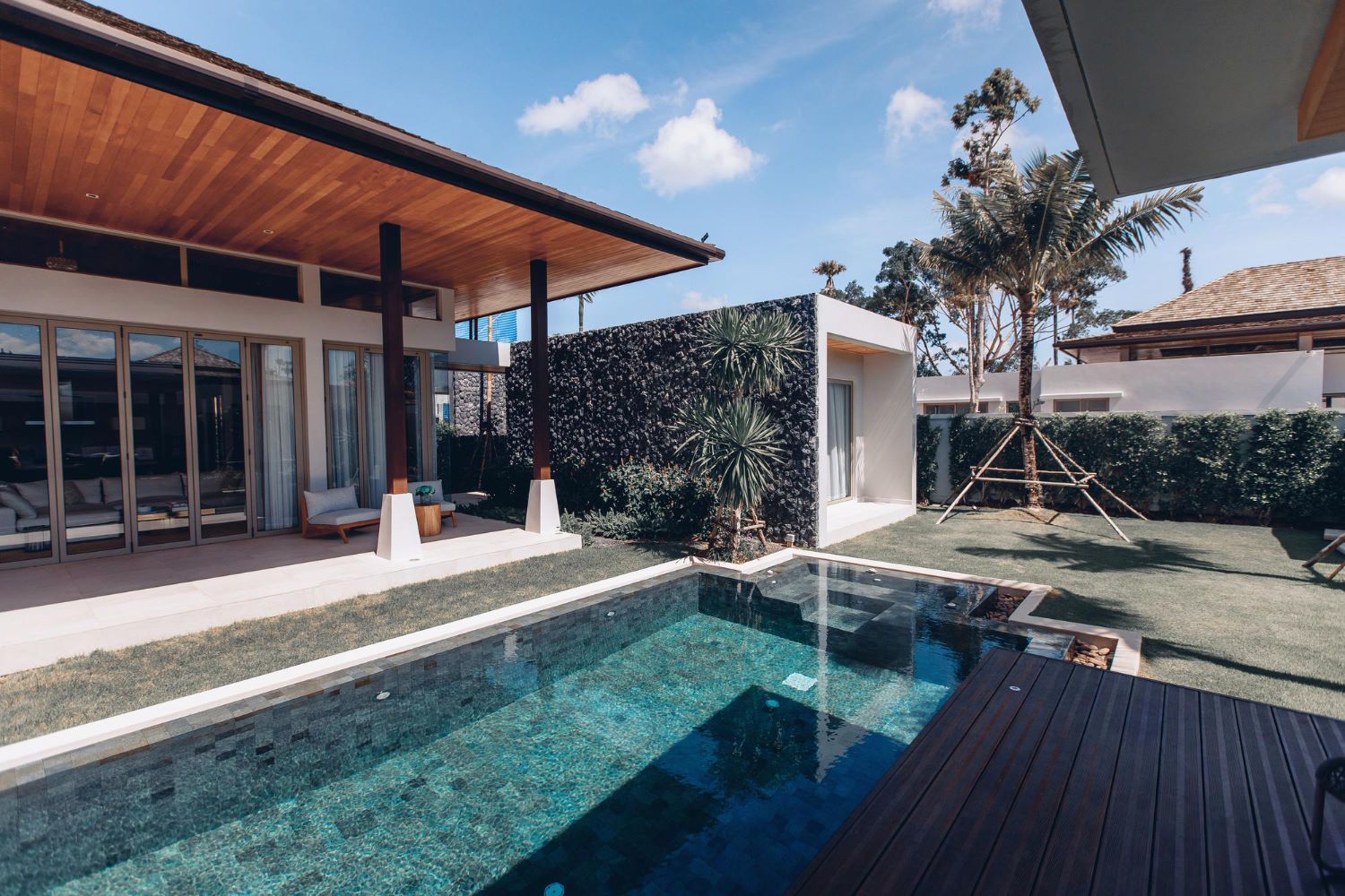 Mieszkania i rezydencje w Alicante: Odkryj idealny kąt w hiszpańskiej oazie