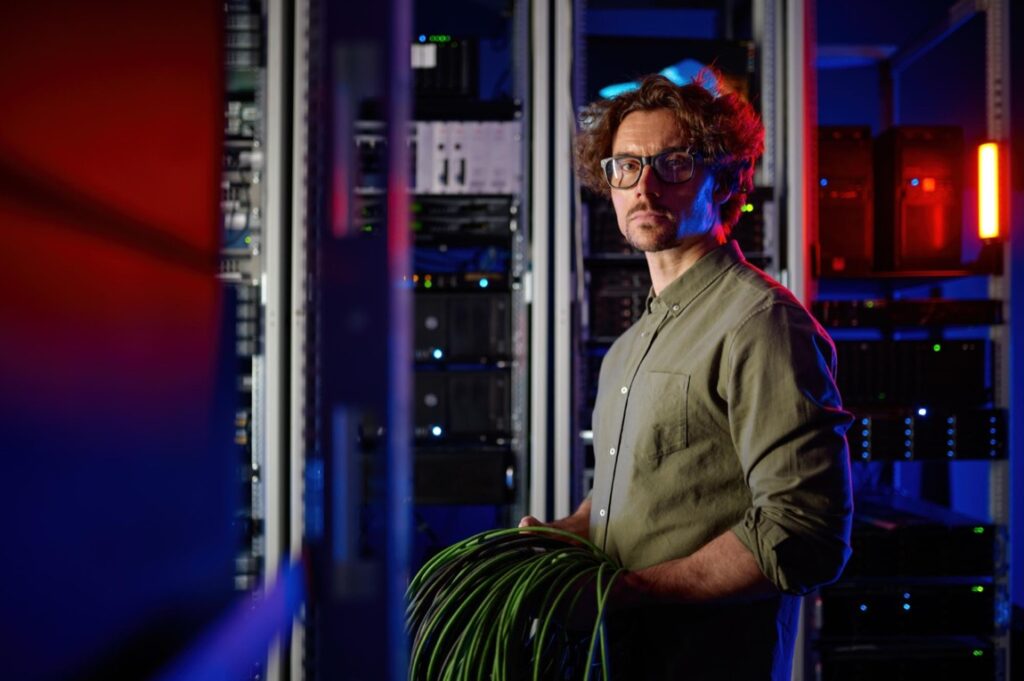 Ubezpieczenie od odpowiedzialności cywilnej jest szczególnie ważne dla freelancerów oraz małych firm IT oferujących usługi programistyczne bezpośrednio klientom biznesowym czy indywidualnym