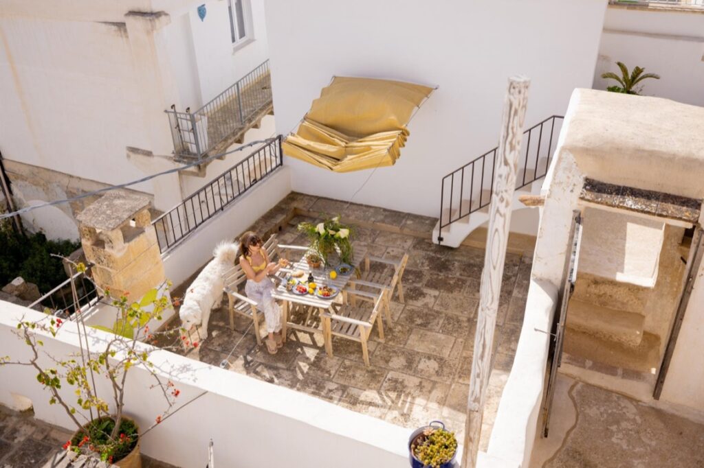 Inwestowanie w Hiszpanię to więcej niż tylko zakup nieruchomości; to decyzja o wejściu na dynamicznie rozwijający się rynek pełen możliwości