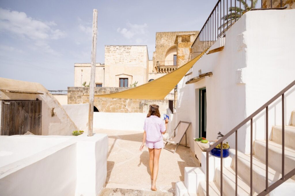 Inwestowanie w Hiszpanię to więcej niż tylko zakup nieruchomości; to decyzja o wejściu na dynamicznie rozwijający się rynek pełen możliwości