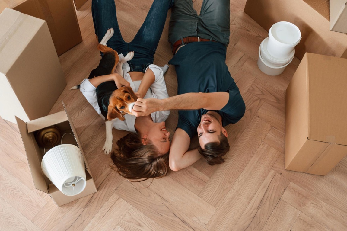 Jak zarządzać ryzykiem inwestycyjnym przy wyborze między najmem a zakupem nieruchomości w latach 2023–2025?